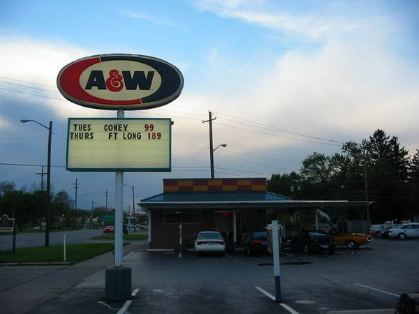 A&W Restaurant - Farmington - 22004 Farmington Rd 1 (newer photo)